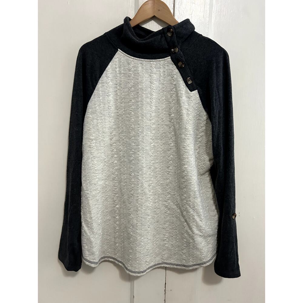 Soft Surrondings Size Large Gray/Cream Sweater Button Details